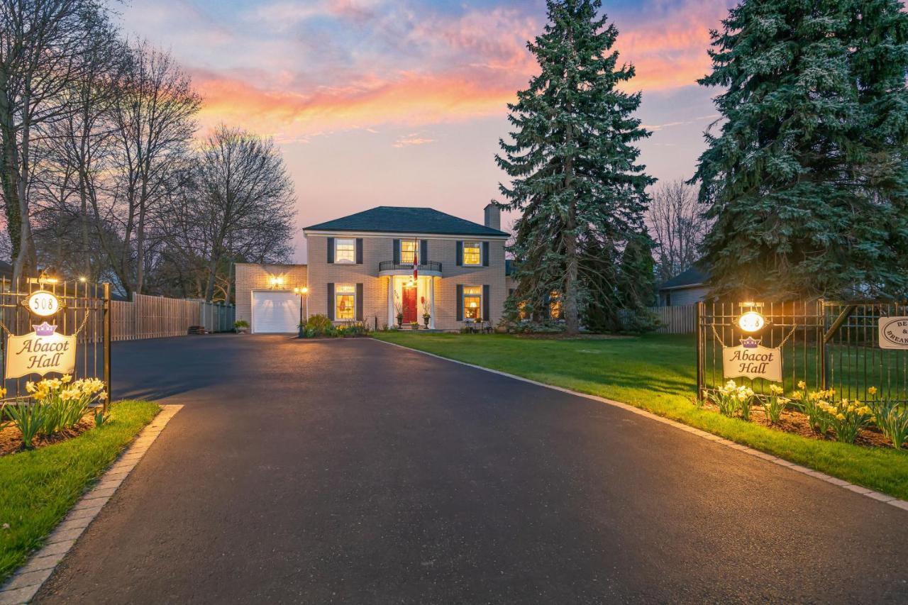 Abacot Hall Bed & Breakfast Niagara-on-the-Lake Exterior photo